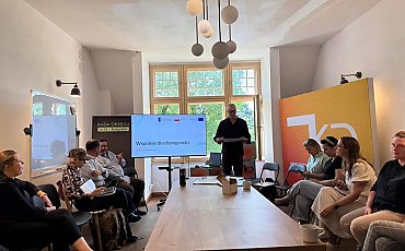 Dostępność nie jest dodatkiem. Fundacja Bezpieczny Świat bierze udział w ważnym projekcie