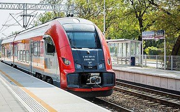 Wakacyjne pociągi wróciły na tory. „Latarnik”, „Borsuk” i „Rybitwa” znów wożą pasażerów