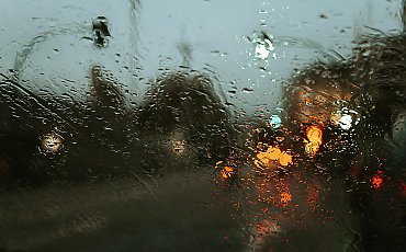 Chmury, przelotne opady i porywy wiatru [POGODA]
