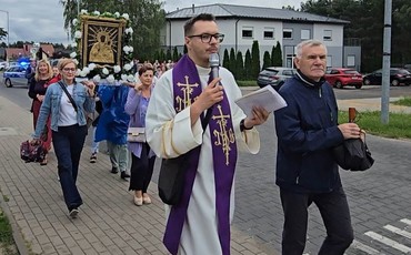 Modlitwa i uśmiech w fordońskich ulicach! Zobacz, co się dzieje!