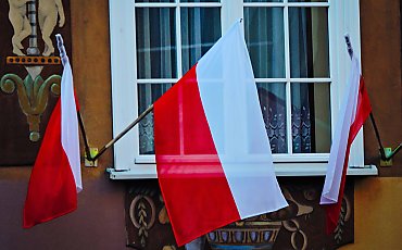 Patriotyzm zadekretowany? Ordo Iuris ostro o projekcie ustawy dla szkół