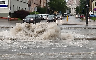 Na części Bydgoszczy był to „deszcz stuletni”. MWiK po tygodniach odpowiada