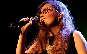 Od Osieckiej po Kaczmarskiego. Agata Zakrzewska zaśpiewa w Światłowni