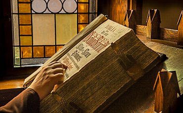 Skarb ukryty w okładce. Niezwykła historia bydgoskiej biblioteki bernardynów