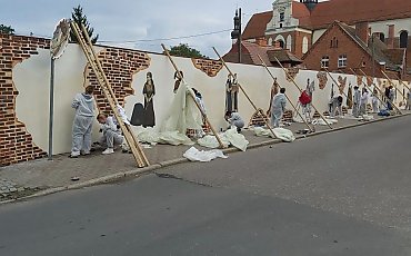 Od średniowiecza po Marysieńkę. Historia Koronowa na nowym muralu