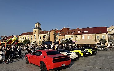 Ferrari i Lamborghini przyjadą do Świecia. Przejażdżki pomogą kupić karetkę dla dzieci