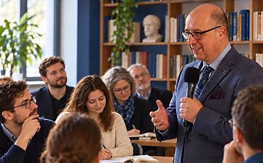 Filozofia nie tylko dla filozofów. Arkadiusz Robaczewski zaprasza do wspólnego poszukiwania prawdy