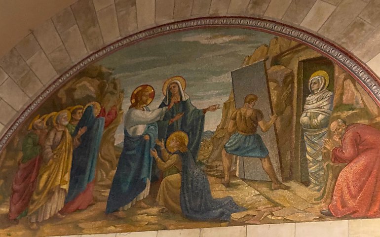 „Już cuchnie”. Ewangelia, która zaczyna się tam, gdzie po ludzku kończy się nadzieja