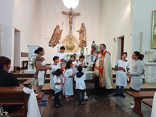 Kolejne chrzty Romów w ośrodku dla uchodźców Parafii św. Jana Pawła II we Lwowie