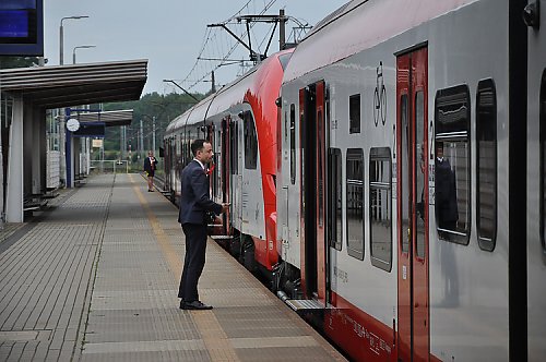 Pociąg „Rybitwa” odjechał w swoją pierwszą podróż nad morze do Kołobrzegu [ZDJĘCIA]