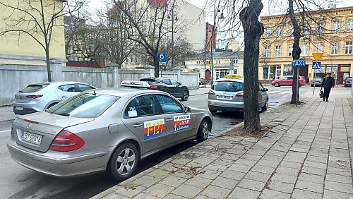 Będzie więcej miejsc parkingowych. Taksówki ustąpią miejsca.