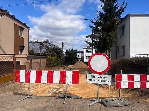 Utwardzanie ulic. Teraz Owocowa na Miedzyniu