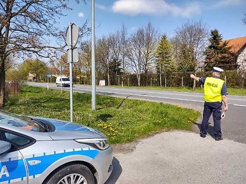 „Majówka” na drogach. Dwa wypadki, setki kontroli i pijani kierowcy
