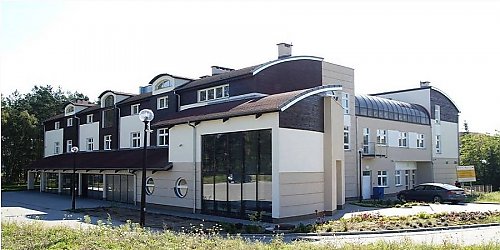 Wiatrak na zakręcie. Fundacja wystawia Dom Jubileuszowy na sprzedaż