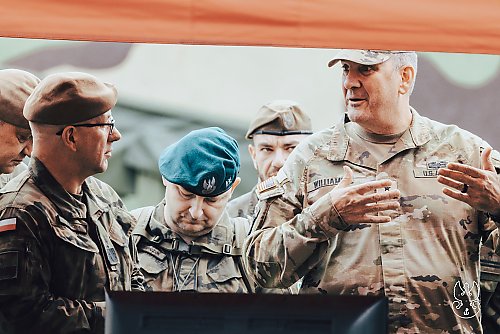 Amerykański generał w Toruniu! Zdradził, co USA planuje z Polakami. Padły mocne słowa o bezpieczeństwie