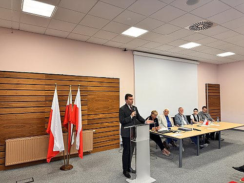 Likwidują urząd za miliony, inwestycja dla regionu zagrożona?! PiS bije na alarm