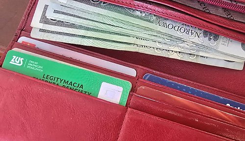  ZUS zasypał skrzynki! Ponad 471 tys. emerytów i rencistów w Kujawsko-Pomorskiem dostało ważne decyzje – sprawdź, co się zmieniło!