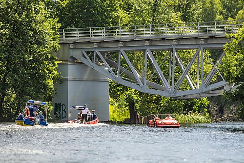 Wakacje nad wodą? Sprawdź, gdzie czuwa 1300 ratowników! Nowoczesny sprzęt, szybka pomoc i bezpieczeństwo na wyciągnięcie ręki
