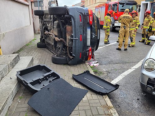 Szokujące kulisy wypadku w Chełmnie! Kierowca wjechał „pod prąd” – trwa śledztwo policji