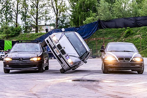Hollywood w Bydgoszczy! Drift, płonące ściany i MONSTER TRUCK prosto z garażu