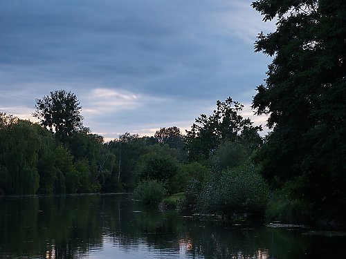 Przewaga chmur, miejscami słabe opady [POGODA]