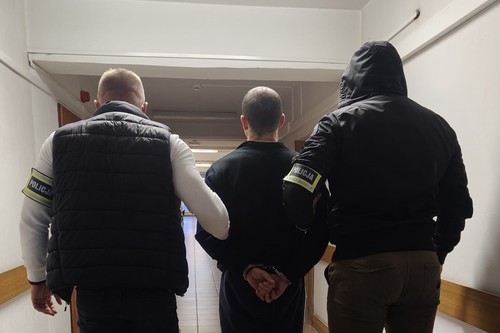 Spektakularne zatrzymanie we Włocławku: Poszukiwany od lat złapany!
