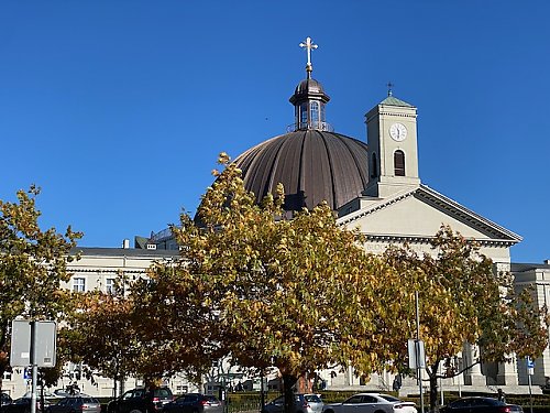 Chłodny poranek, łagodny dzień z chmurami [POGODA]
