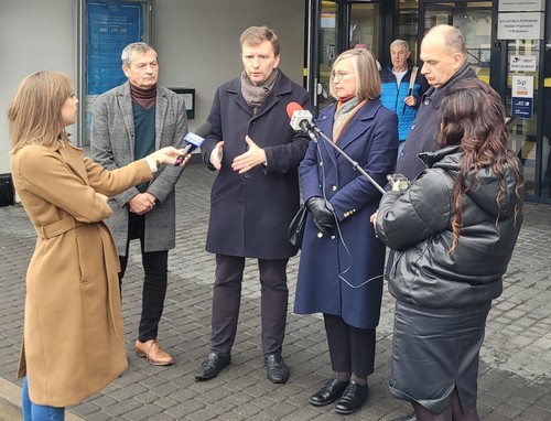 Alarmujący stan NFZ: politycy prawicy wzywają do reformy!