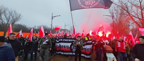 Warszawscy stróże prawa ruszają w pościg za racami. Absurd goni absurd!