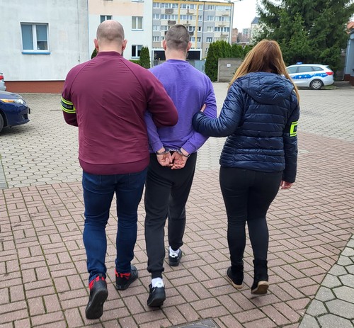 Mieszkaniec Nakła za kratkami: Zuchwała kradzież perfum zakończona aresztowaniem!