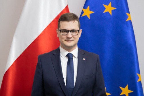 Kontrowersja wokół Skweru Pomorskiego Okręgu Wojskowego w Bydgoszczy: Wojewoda odpowiada IPN