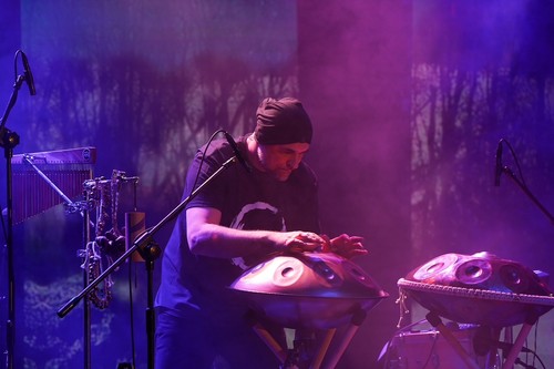 Czy kosmiczne dźwięki mogą zrelaksować? Odkryj koncert handpanów w Bydgoszczy!