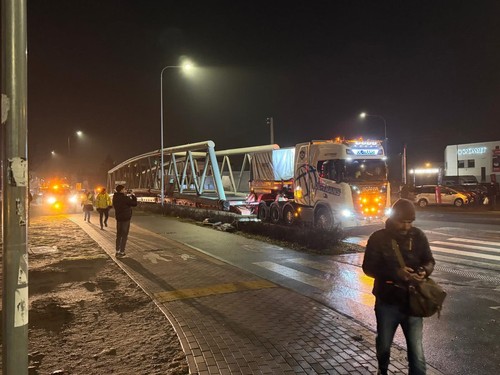 Nocna podróż kładki przez Bydgoszcz – co się tam działo?