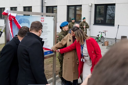 Bydgoszcz oddaje hołd generałowi Kuklińskiemu - odsłonięcie tablicy pamięci