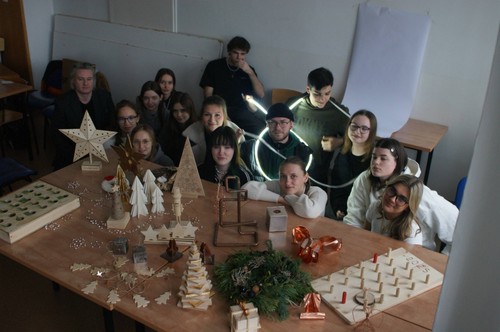 Studenci z Bydgoszczy tworzą świąteczną sztukę współczesną!