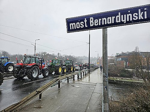 Protest się nie odbędzie, ale możliwe są spontaniczne przejazdy ciągników