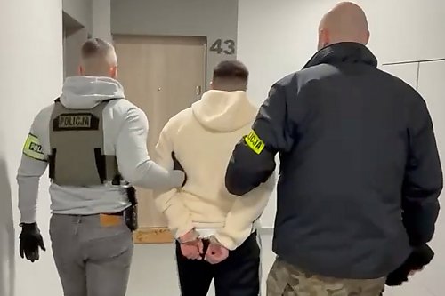 Poszukiwany przez Interpol w rękach bydgoskich policjantów! Mundurowi zatrzymali młodego obywatela Turcji
