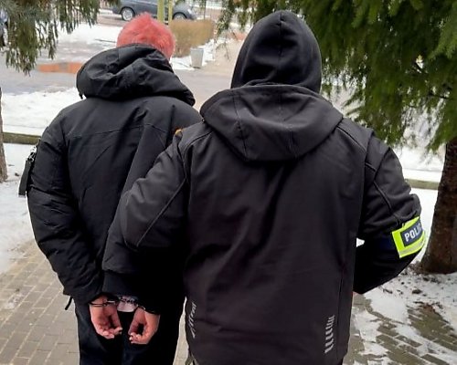 Próbował oszukać na policjanta, ale natknął się... na policjanta. I to nie jednego!