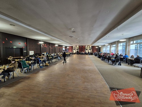 Toruń: Szachowa bitwa w X LO przyciągnęła niemal setkę graczy!