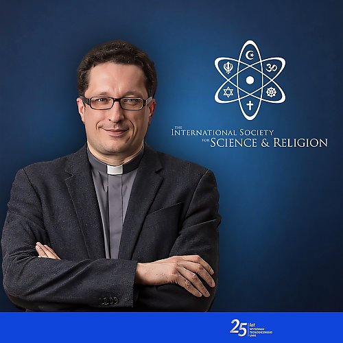 Ksiądz prof. Piotr Roszak z UMK dołączył do Międzynarodowego Towarzystwa Nauki i Religii!