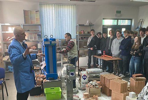 Wiedza otwiera drzwi... Akademii Kujawsko-Pomorskiej w Bydgoszczy. Uczelnia zaprasza na XI Międzynarodowe Otwarte Dni Nauki