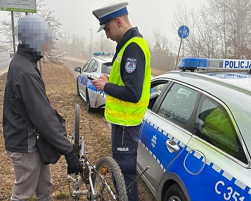 331 wykroczeń i ponad 1000 przekroczeń prędkości w jeden dzień. Policja kolejny stoi raz na straży bezpieczeństwa pieszych i rowerzystów