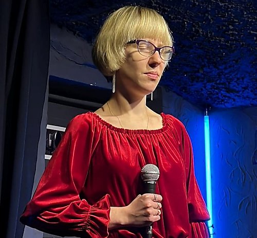 Oddycha muzyką i bawi się głosem! W piątek w bydgoskiej Światłowni wystąpi Patrycja Malinowska