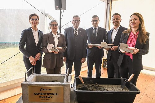 Przy Cementowni Kujawy w Piechcinie powstaje Centrum Badawczo-Rozwojowe! Wczoraj uroczyście wbudowano kamień węgielny