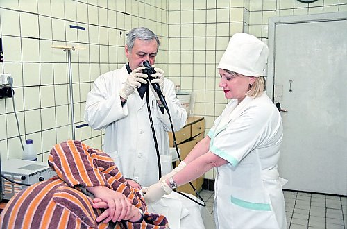 Ministerstwo Zdrowia oszczędza na diagnostyce chorób gastrologicznych? Są cięcia i jest interpelacja