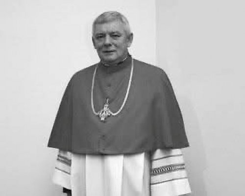 Nie żyje ks. prałat Teodor Paradowski, wieloletni proboszcz parafii Świętych Apostołów Piotra i Pawła w Bydgoszczy