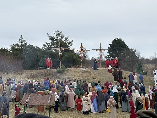 25 lat wspólnej drogi... przez historię zbawienia. W Fordońskiej Dolinie Śmierci odbyło się jubileuszowe Misterium Męki Pańskiej