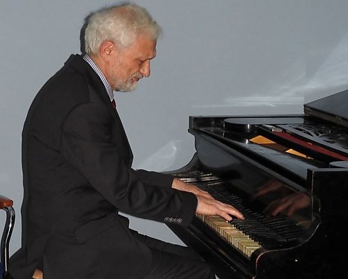 Pożegnają go muzyką. Bydgoska Światłownia zaprasza na koncert pamięci niewidomego muzyka i pedagoga, Jerzego Olszewskiego