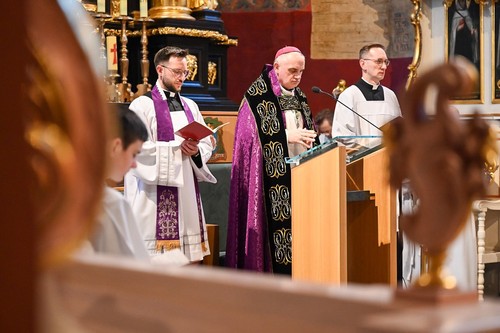 Ciemna Jutrznia w Bydgoszczy: Mistyczna podróż między już a jeszcze nie