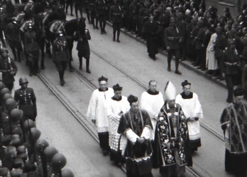 Nieznany film z pogrzebu Piłsudskiego odnaleziony po 91 latach